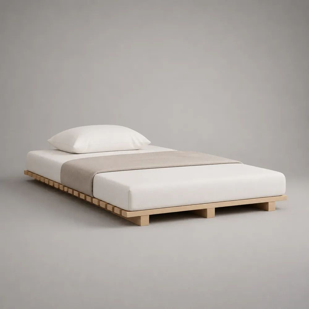 Futonbett aus massivem Kiefernholz, bodennahes Plattformbett in Natur, 140 × 200 cm